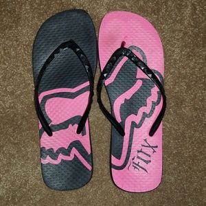 Fox flip flops